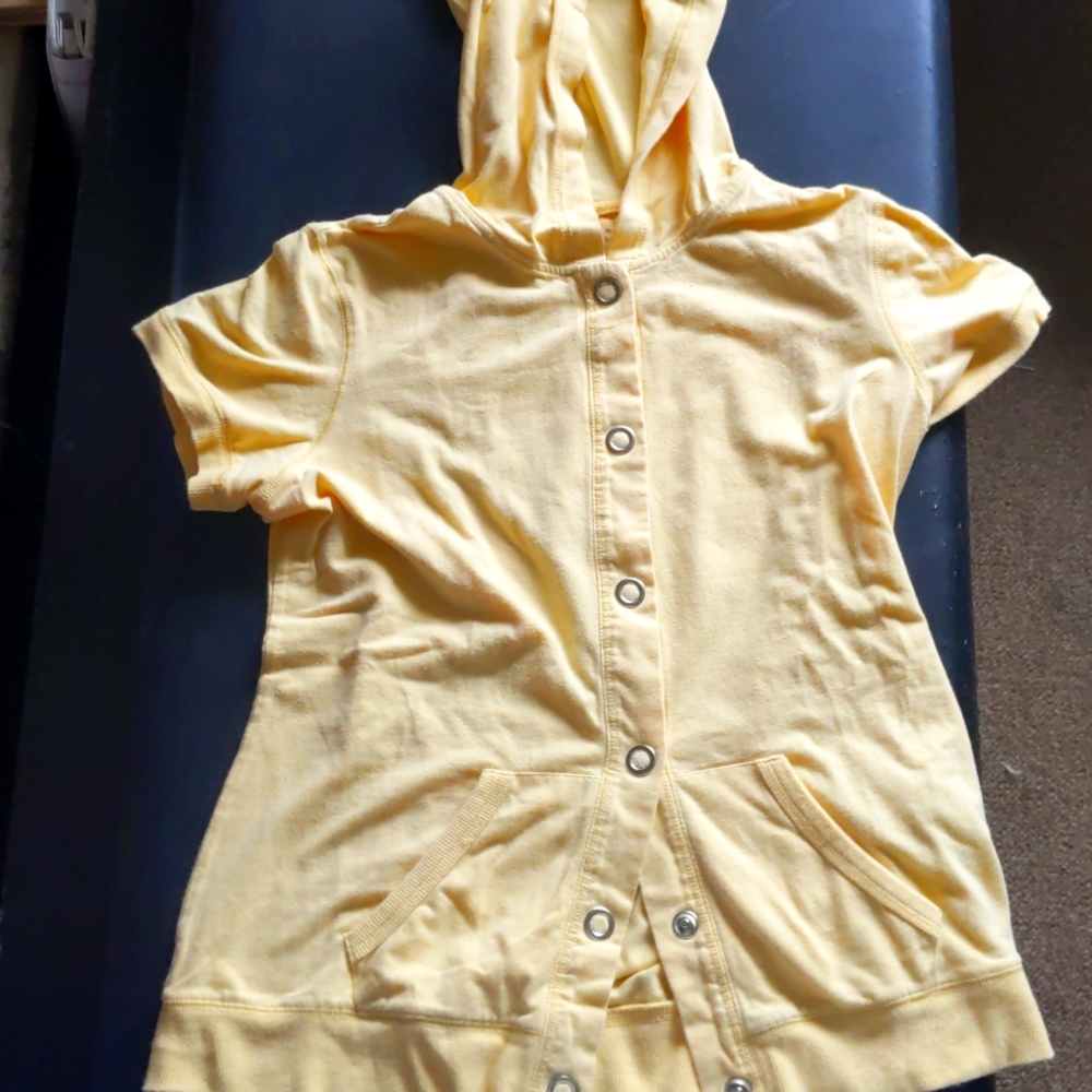 Short sleeve hoodie